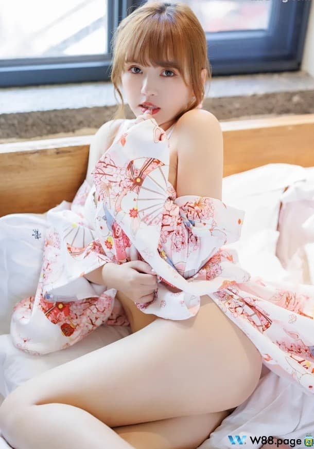 Zhang Si Yun lả lơi khoe sắc vóc nuột nà trong tà Kimono (5)